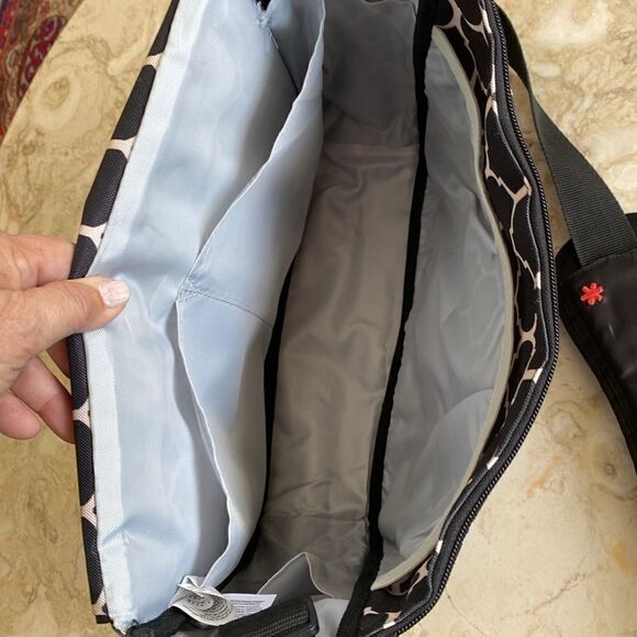 NEW Skip Hop Dash Messenger Diaper Bag, Onyx Tile - Picture 11 of 13